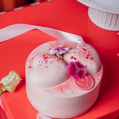 Memo Cakery's signature Berry Rose Pink Velvet Cake in Auckland